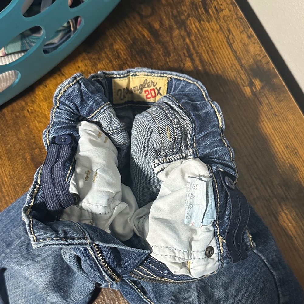 Wrangler Kids Classic Blue Jeans - Picture 4 of 5
